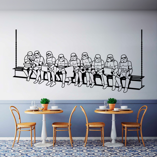 Adesivi Murali: Stormtrooper pranzo su una trave