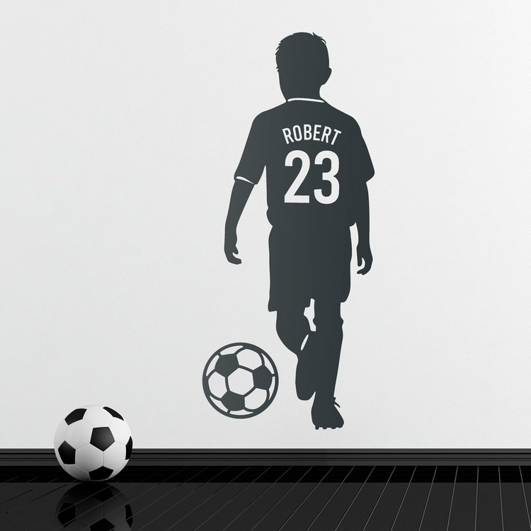 Silhouette di bambino calciatore con pallone perso 2