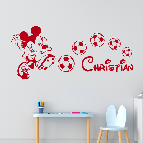 Topolino che gioca a calcio con nome 4