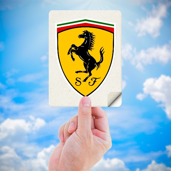 Adesivi per Auto e Moto: Logo Ferrari in Colori Vibranti