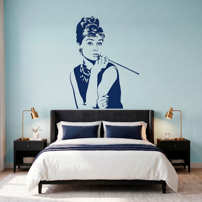 Audrey Hepburn 4/11