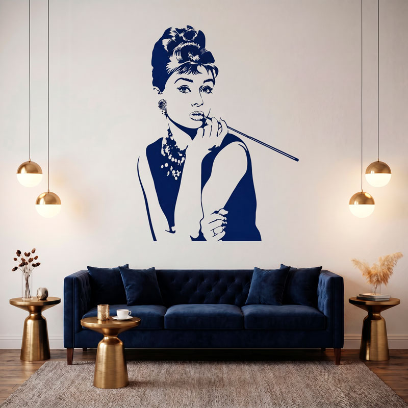 Audrey Hepburn 8/11
