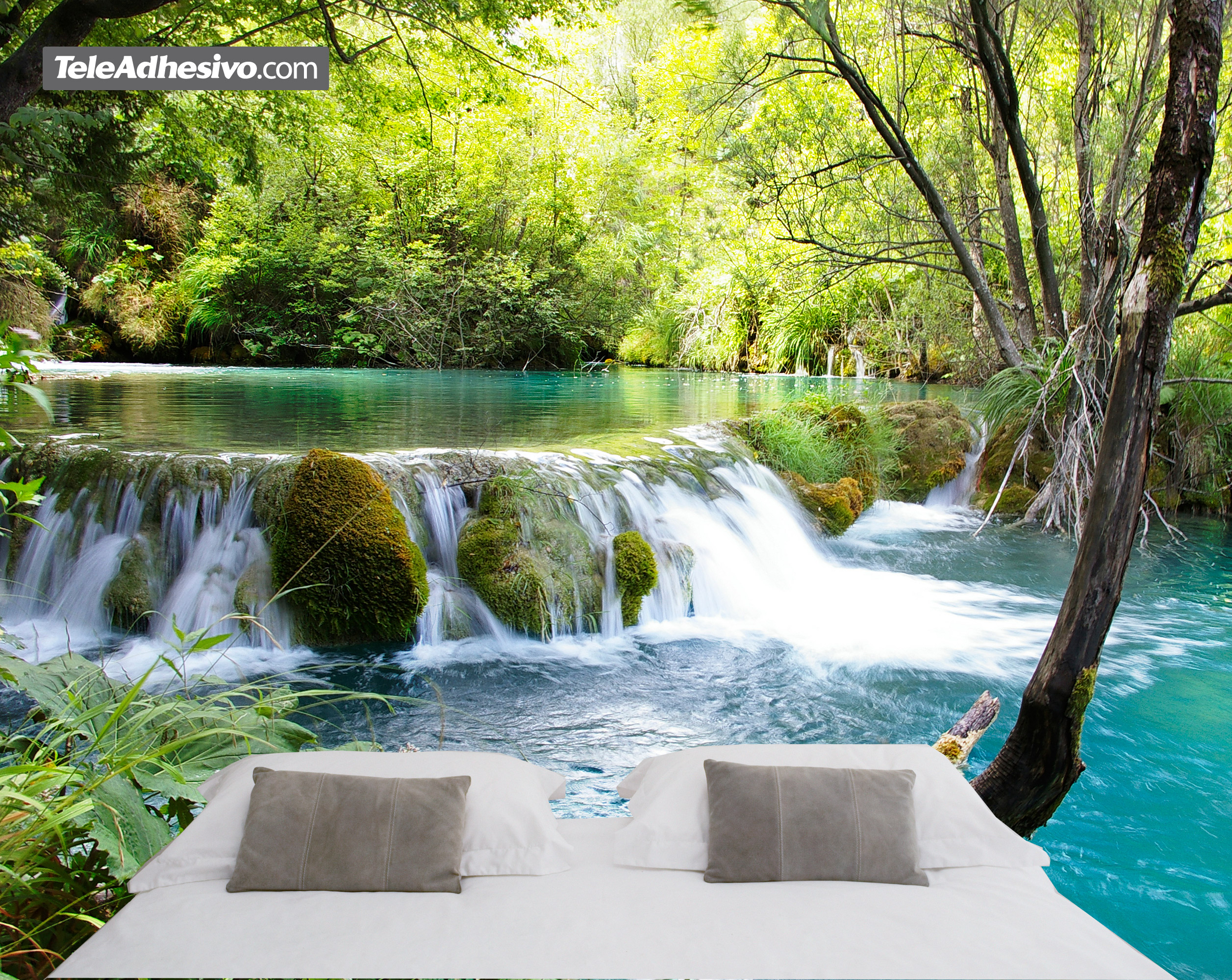 Fotomurali : Vegetazione e fiume con cascata