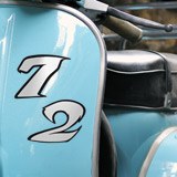 Adesivi per Auto e Moto: Numero moto 7 bianco e nero 3