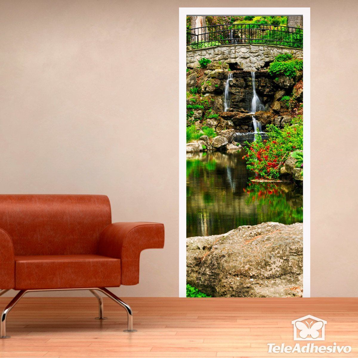 Ponte e cascata nel giardino 2/4