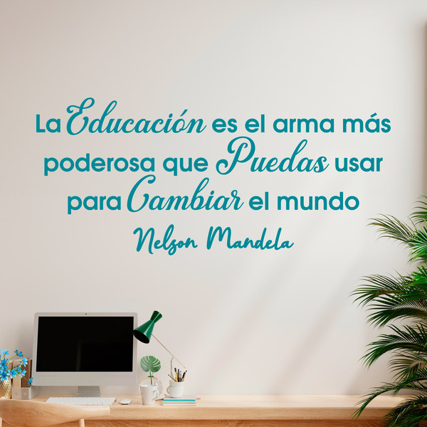 Adesivi Murali: La educación es la arma más poderosa