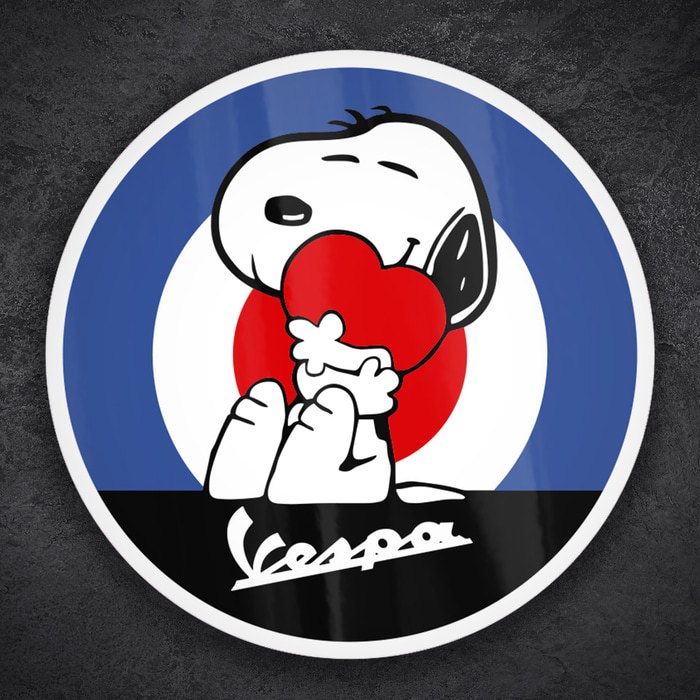 Adesivi per Auto e Moto: Snoopy Mod con Vespa e Cuore