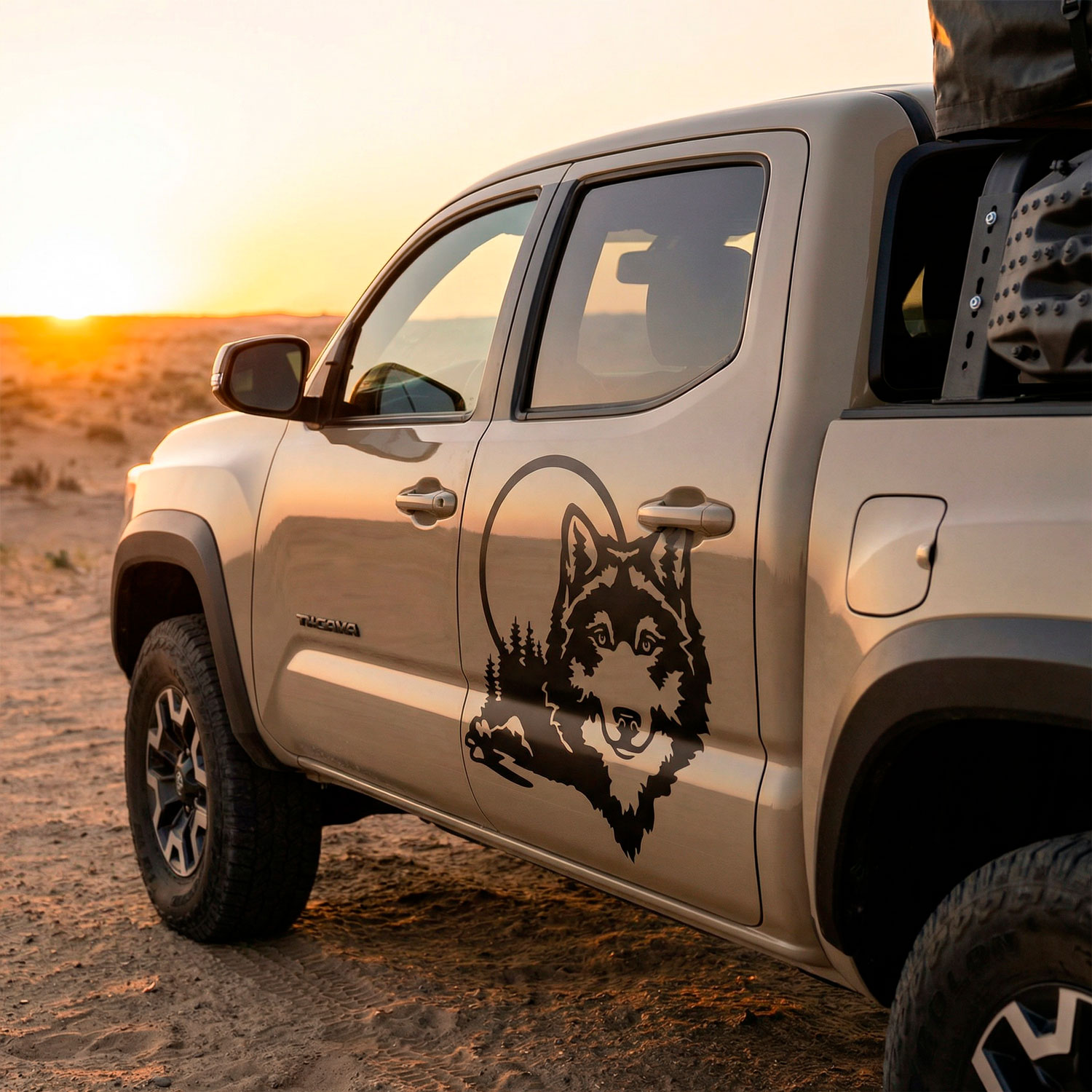 Adesivi per camper: Lupo nella foresta