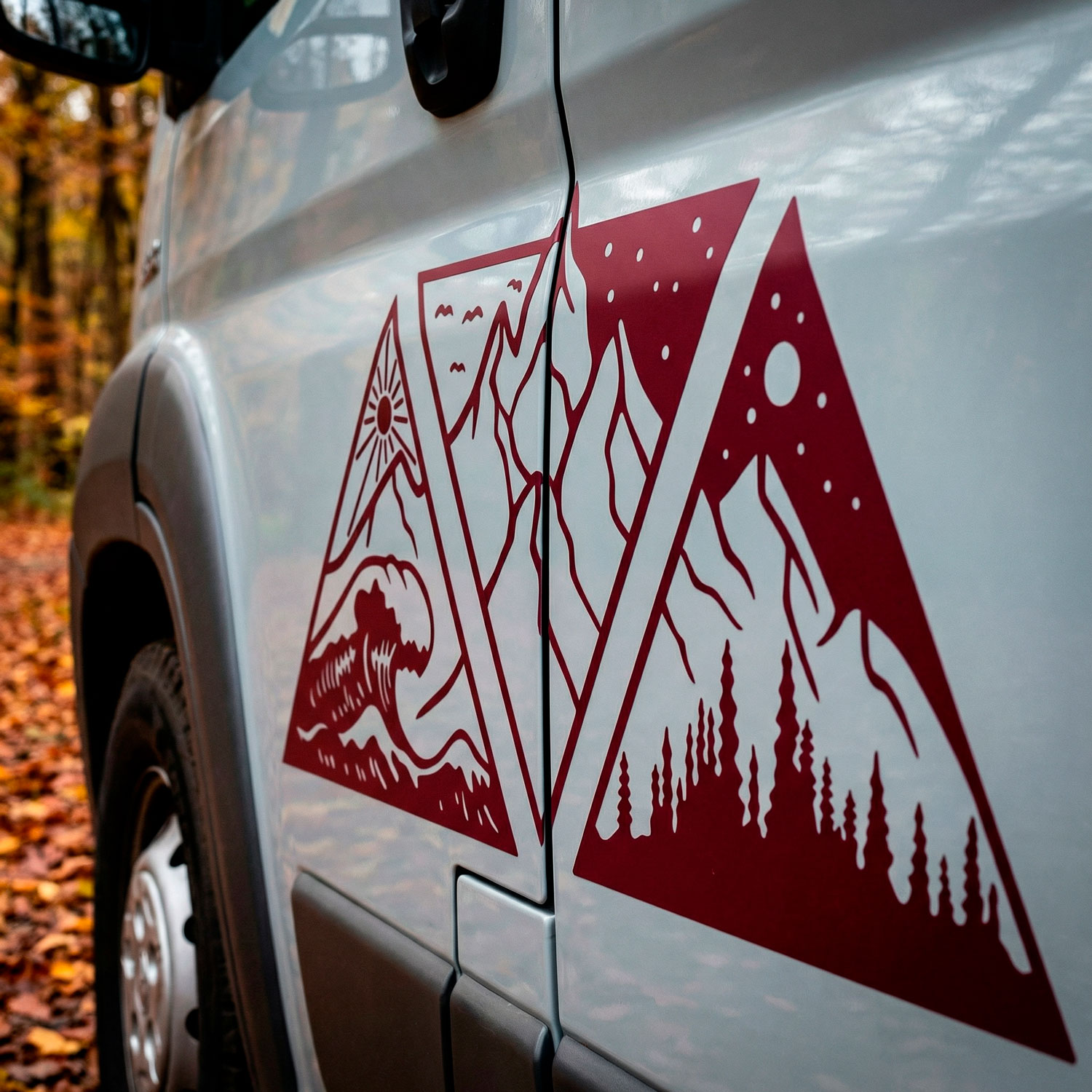 Adesivi per camper: Giorno, notte, montagna e spiaggia